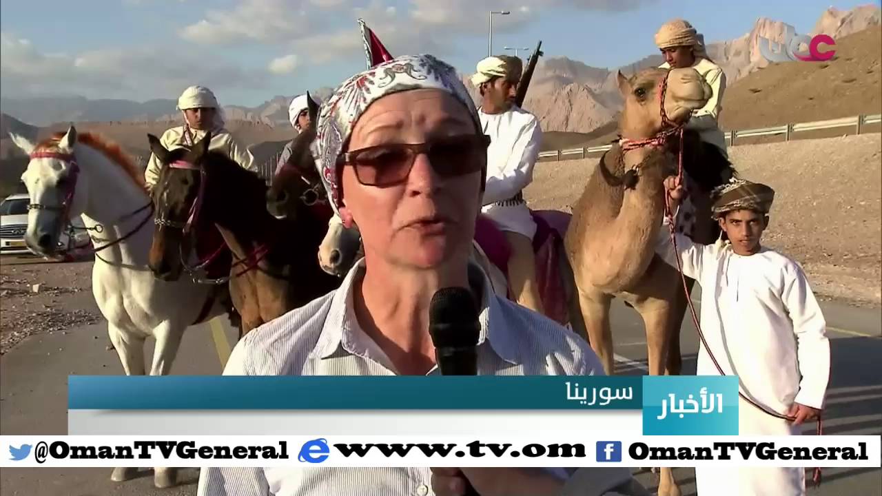 فرسان بريطانيون يتجولون في محافظات السلطنة على ظهور الخيول