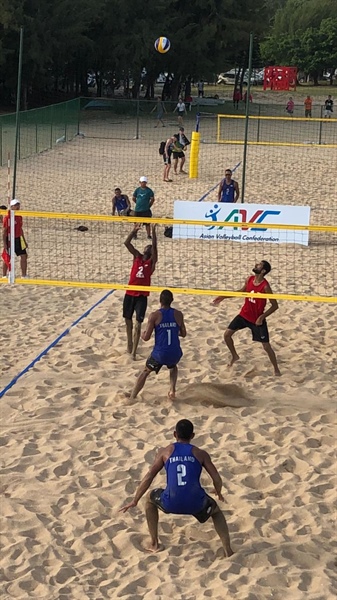 منتخبنا / أ / للطائرة الشاطئية يصعد إلى نصف النهائي في آسيوية بنج هو