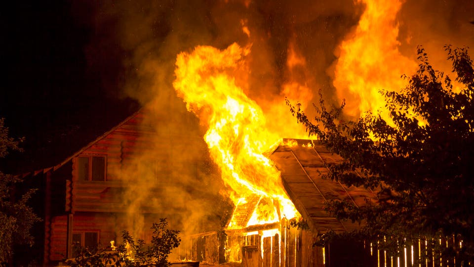 فجّر منزله يوم زفاف ابنته.. وجثته تحت الأنقاض