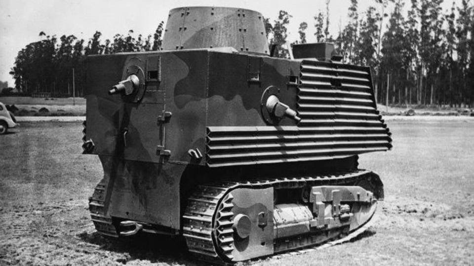 “معلبة” بـ”سقف منزل”.. هكذا ظهرت إحدى أسوأ الدبابات