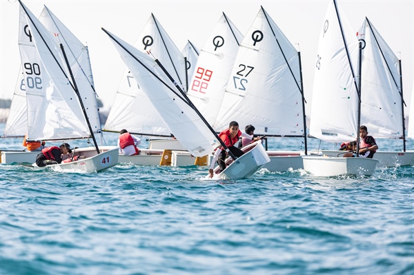 المدينة الرياضية بالمصنعة تستعد لاستضافة النسخة التاسعة من بطولة النهضة لمدارس الإبحار الشراعي