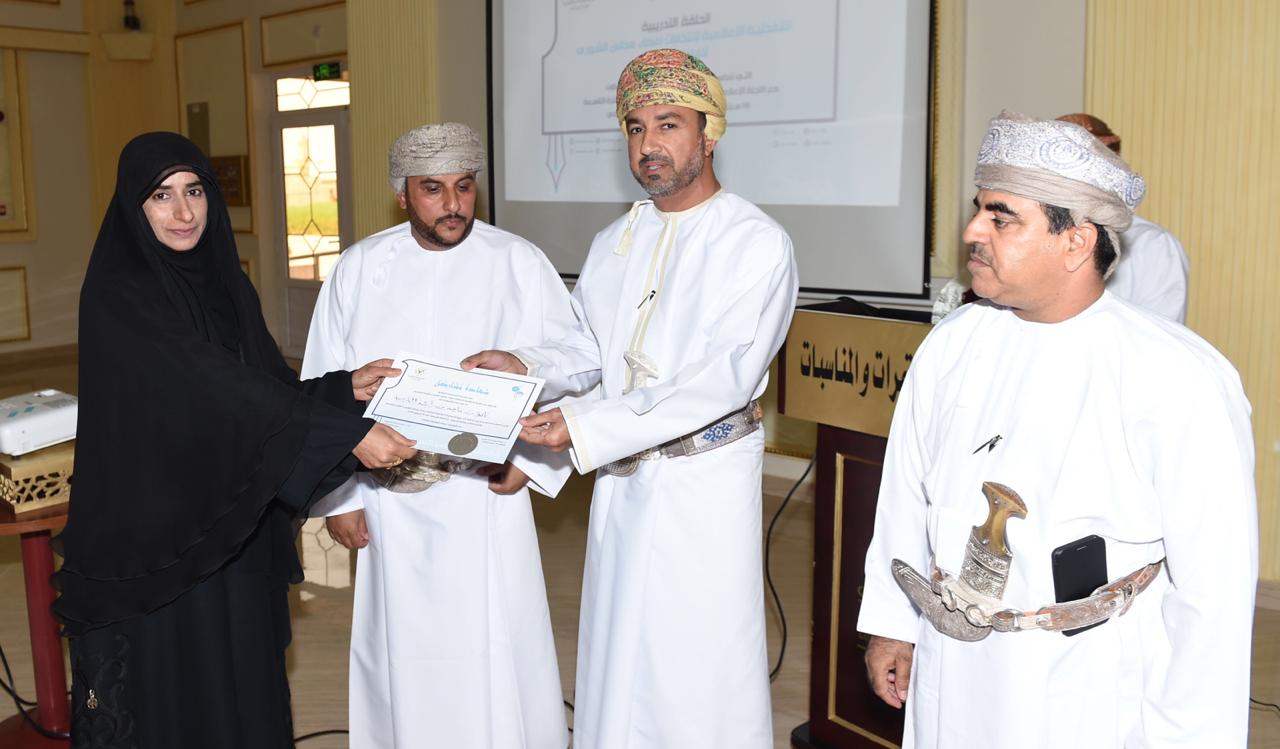 البريمي تستضيف الحلقة التدريبية للصحفيين حول تغطية انتخابات مجلس الشورى