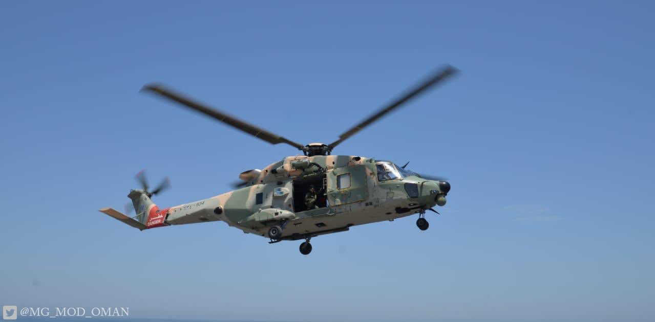 إحدى الطائرات التابعة لسلاح الجو السلطاني العماني تقوم فجر اليوم بعملية إخلاء طبي