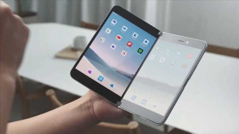 مايكروسوفت تعد بهاتف قابل للطي بكاميرا “استثنائية”