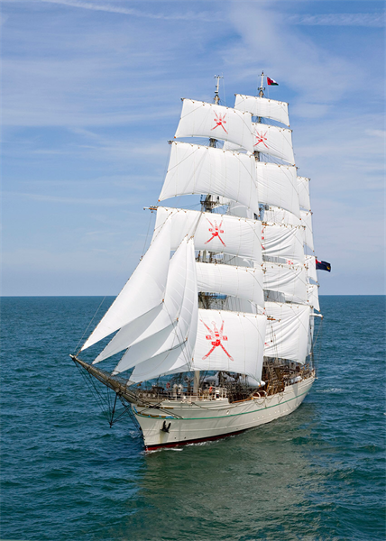 برعاية صاحب السمو السيد شهاب بن طارق إقامة  حفل استقبال رسمي للسفينة (شباب عُمان الثانية )بعد غد ( الاثنين ).