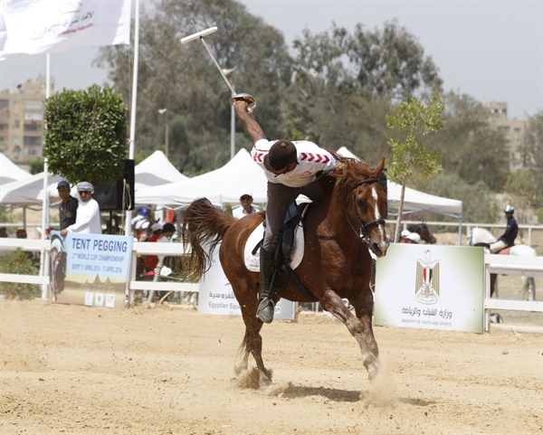 تعاون مشترك بين الاتحاد الدولي لالتقاط الأوتاد والاتحاد العماني للفروسية