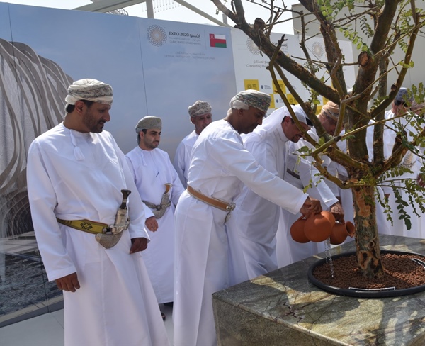 وضع حجر الأساس لمشروع مبنى جناح السلطنة في إكسبو 2020 دبي
