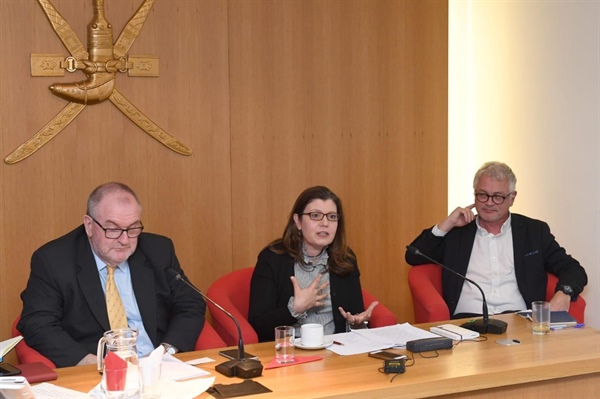 حوار الصحفيين العمانيين والبريطانيين بلندن يُشخص إشكالات الصحافة في الوقت الراهن