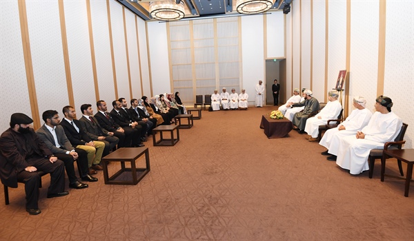 صاحب السمو السيد أسعد بن طارق يلتقي بالطلبة العمانيين الدارسين في اليابان