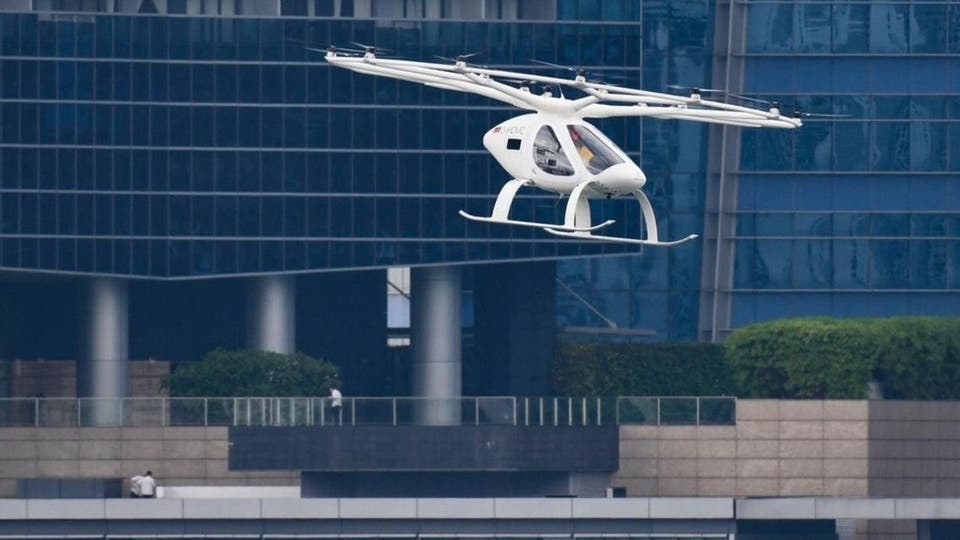 تاكسي طائر يحلق في قلب سنغافورة للمرة الأولى