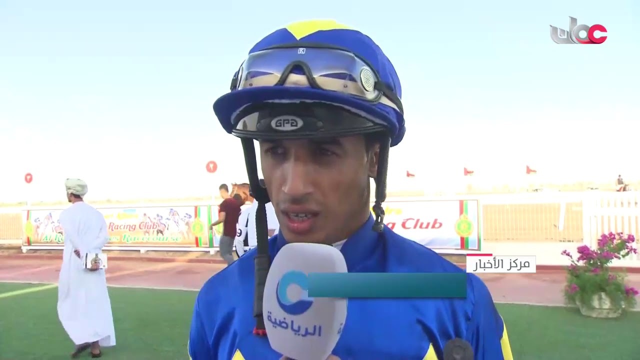 انطلاق السباق الأول من سباقات الخيل الأهلية على ميدان مزرعة الرحبة بولاية بركاء
