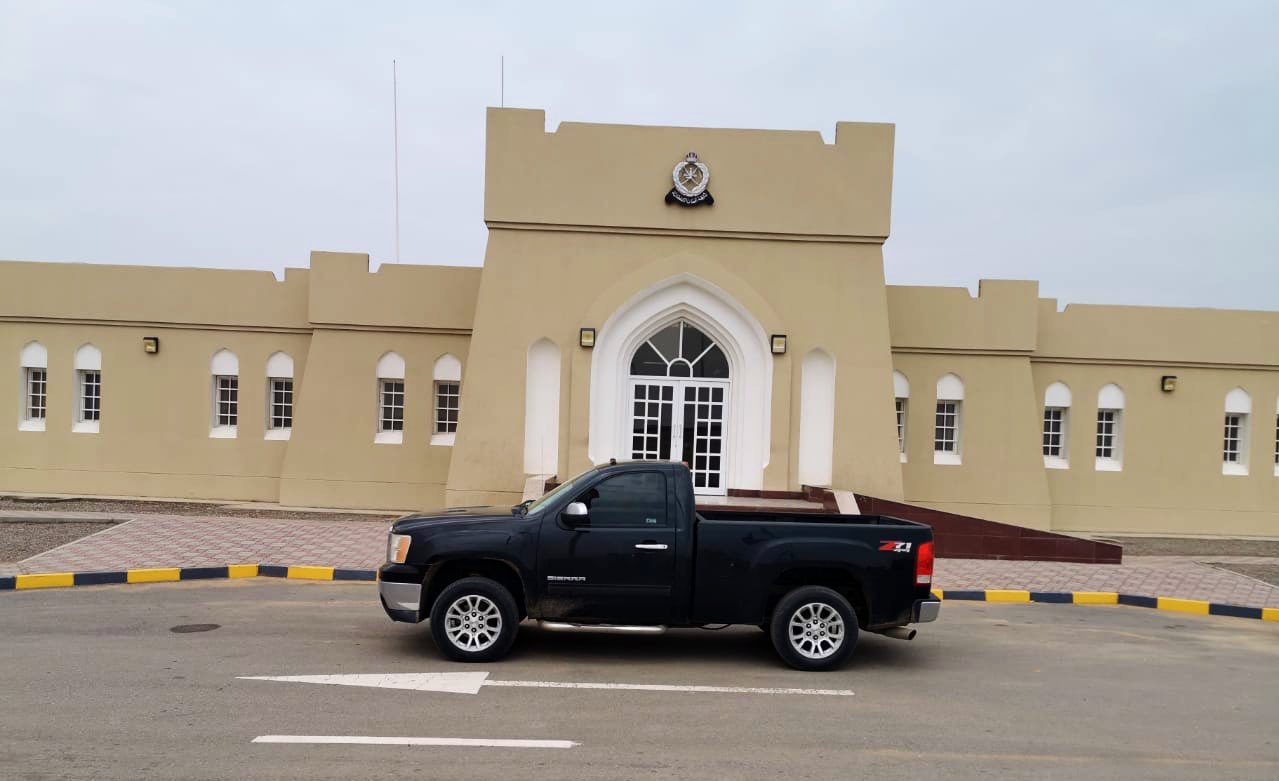 الشرطة تضبط سائق مركبة بتهمة الإستعراض والتفحيط بالمركبة