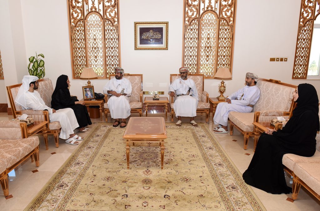 معالي الشيخ وزير الخدمة المدنية يستقبل سعادة مريم الحمادي أمين عام جائزة التميز الحكومي العربي