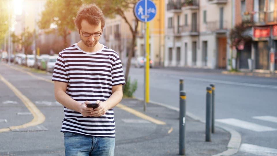 تحذير.. استخدام الهاتف الجوال لـ5 ساعات أو أكثر يؤدي للسمنة