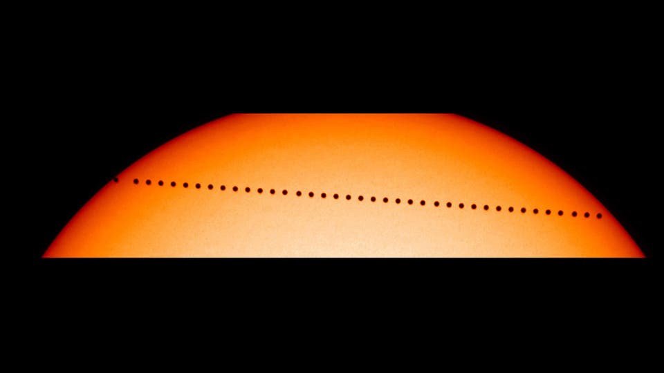 عطارد يعبر الشمس الاثنين المقبل.. وهكذا يمكن رصد هذه الظاهرة