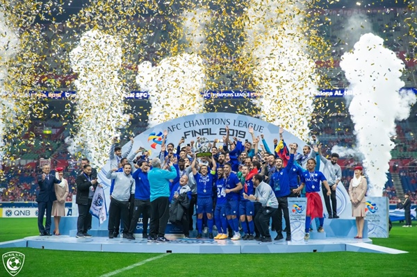 الهلال يتوج بلقبه الثالث في دوري أبطال آسيا لكرة القدم