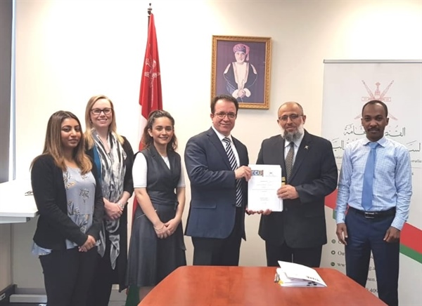 القنصلية العامة للسلطنة بأستراليا توقع اتفاقيتي تعاون مع جامعة “ايدث كاون”