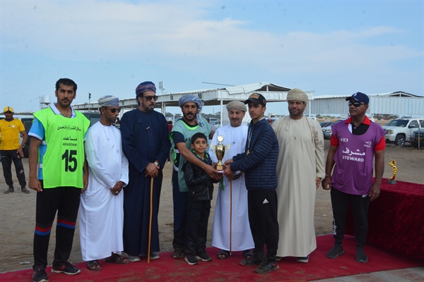 الفارس محمد بن خميس البلوشي توج بلقب سباق القدرة والتحمل