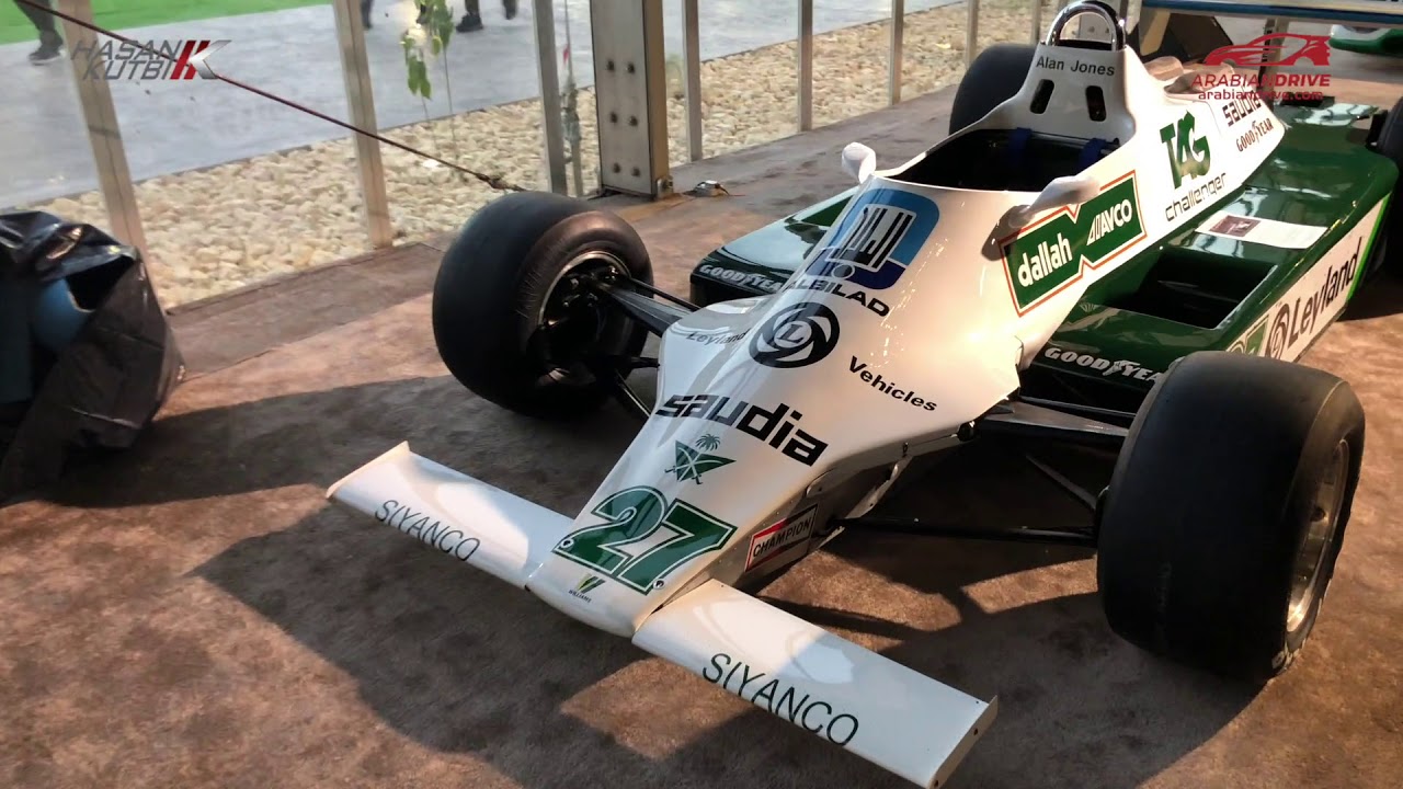 ملكة جمال السيارات في موسم الرياض مرسيدس ٥٤٠ كاي سوبرشارج ١٩٣٧   حسن كتبي