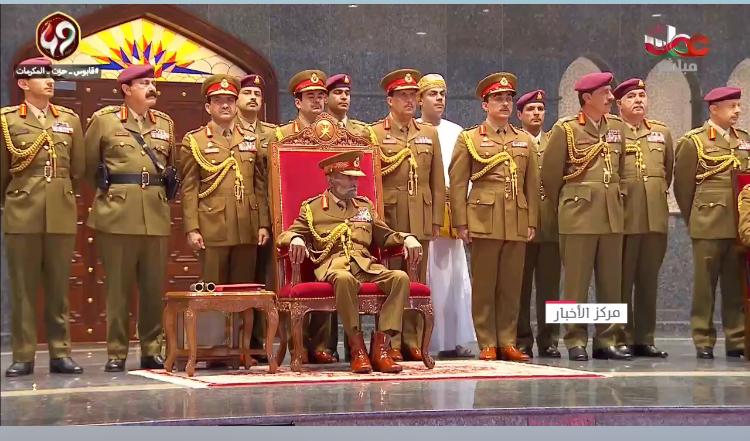 جلالة القائد الأعلى للقوات المسلحة يتفضّل فيشمل برعايته السامية العرض العسكري بمناسبة احتفالات البلاد بالعيد الوطني الـ49