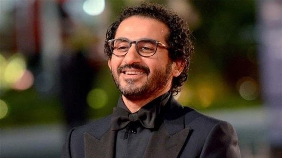 أحمد حلمي للجمهور: “إنتوا عاوزين تعرفوا اسمي ليه؟” ﻿