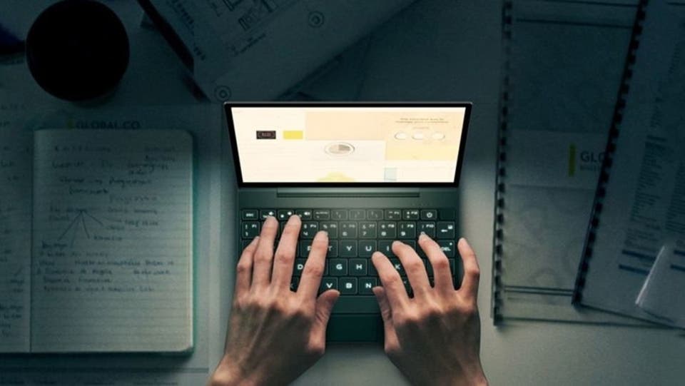 تعرف على أصغر حاسب محمول في العالم مع لوحة اللمس 1 تعرف على أصغر حاسب محمول في العالم مع لوحة اللمس