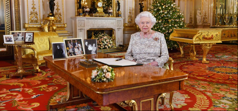 ملكة بريطانيا "تقطف" حفيدها هاري وزوجته من شجرة العائلة 1 ملكة بريطانيا “تقطف” حفيدها هاري وزوجته من شجرة العائلة 