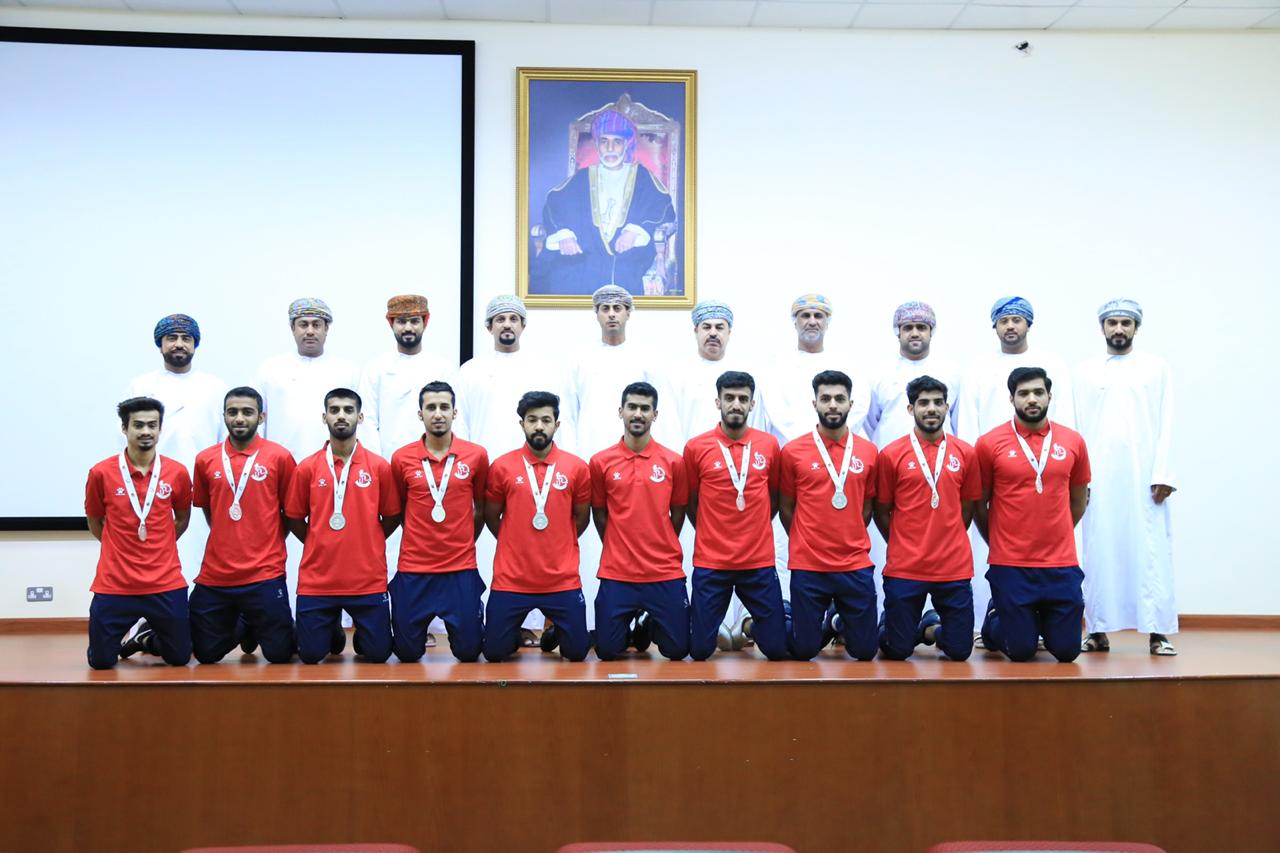 وزير الشؤون الرياضية يستقبل المنتخب الوطني الجامعي