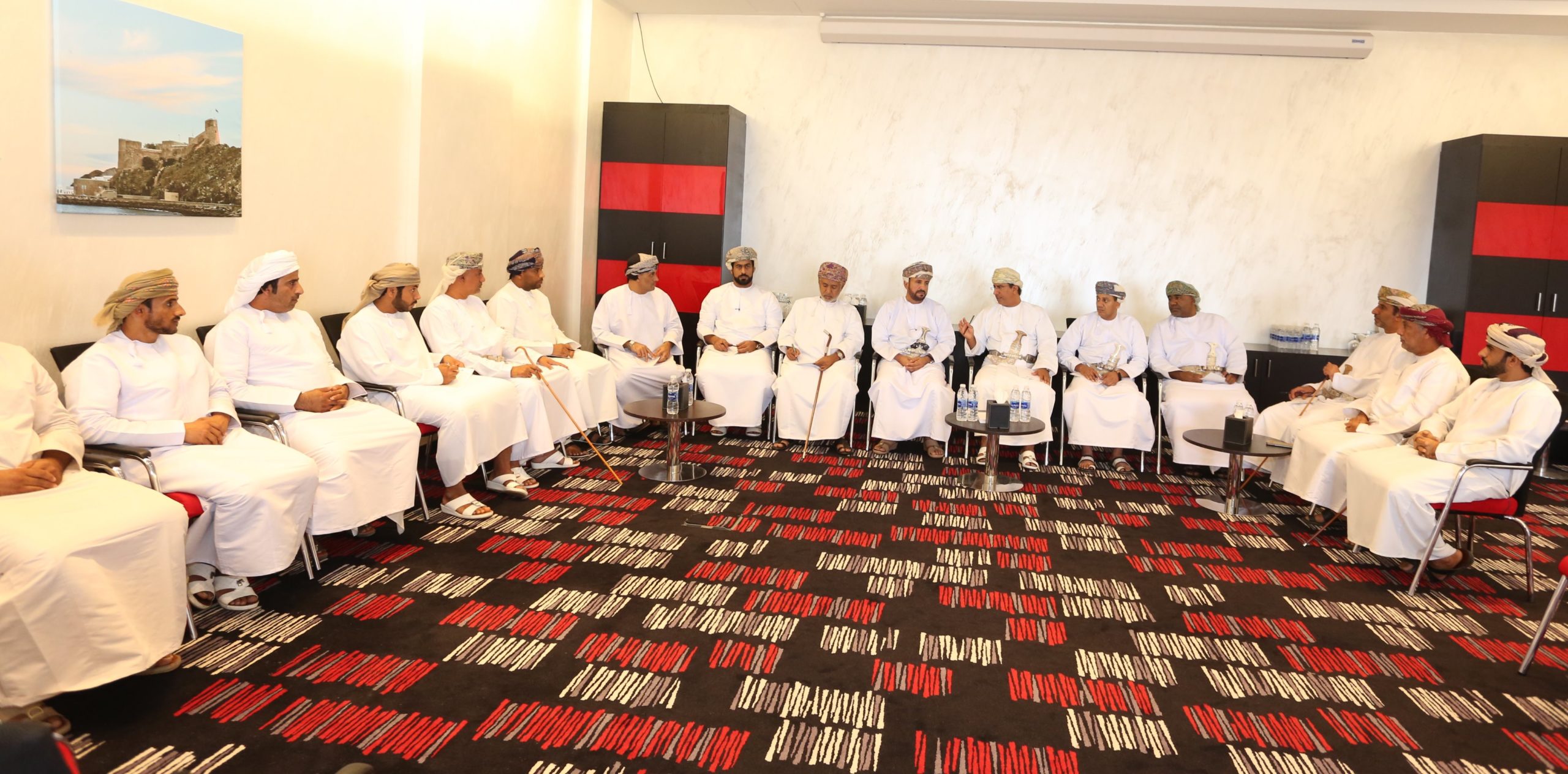 ‏سعادة وكيل الزراعة يلتقي بمربي وناقلي الإبل لمناقشة عدد من المواضيع