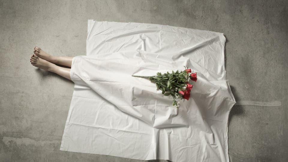 مأساة فلسطينية.. دفن ابنته حية بيديه ونبشت جثتها متحللة ﻿