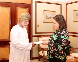 #بن_علوي يتسلم نسخة من أوراق اعتماد سفيرة الولايات المتحدة الأمريكية