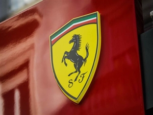 فيراري يعلن تفاصيل الكشف عن سيارته للموسم الجديد