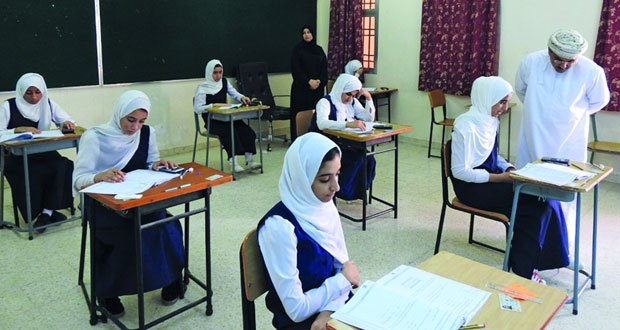 (49478) طالباً وطالبة يؤدون امتحانات الفصل الدراسي الأول لدبلوم التعليم العام