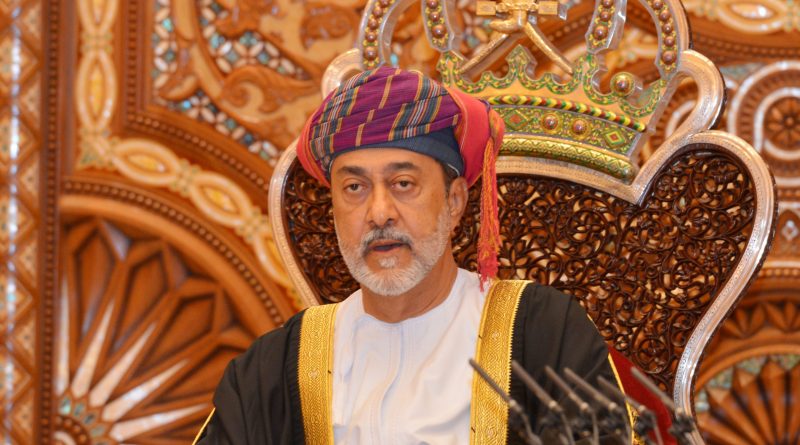 جلالة السلطان المعظم يستقبل المعزين في وفاة جلالة السلطان قابوس طيب الله ثراه