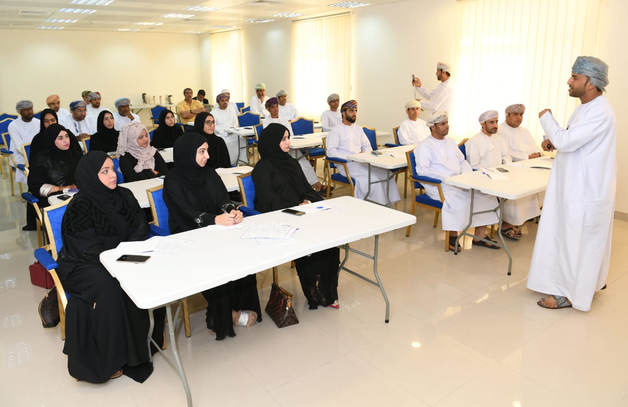 جمعية الصحفيين العمانية تنظم دورة ” الإعلام الإلكتروني ” صحافة الموبايل