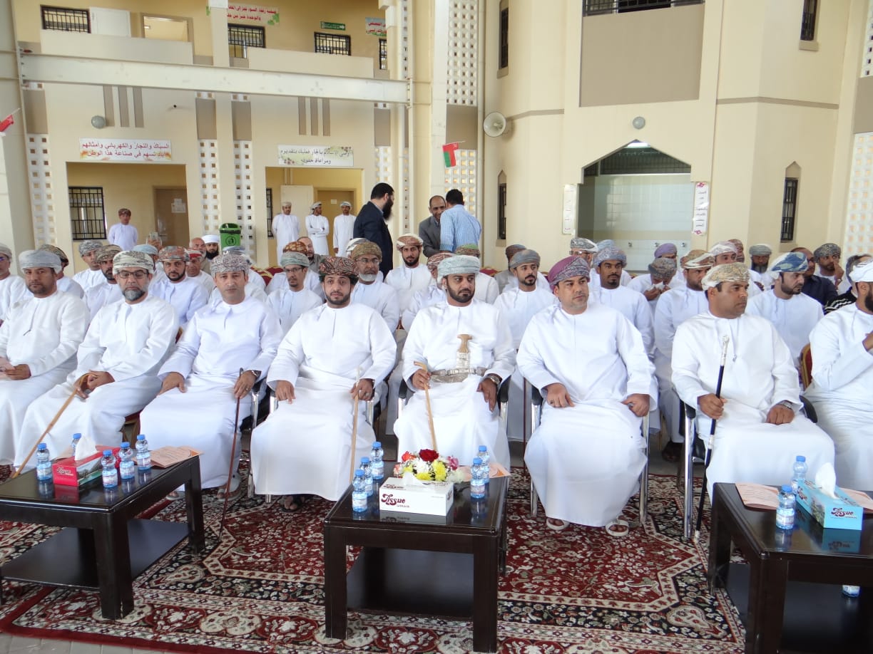 مدرسة ثابت بن كعب تحتفي بالمجيدين وبيوم المعلم