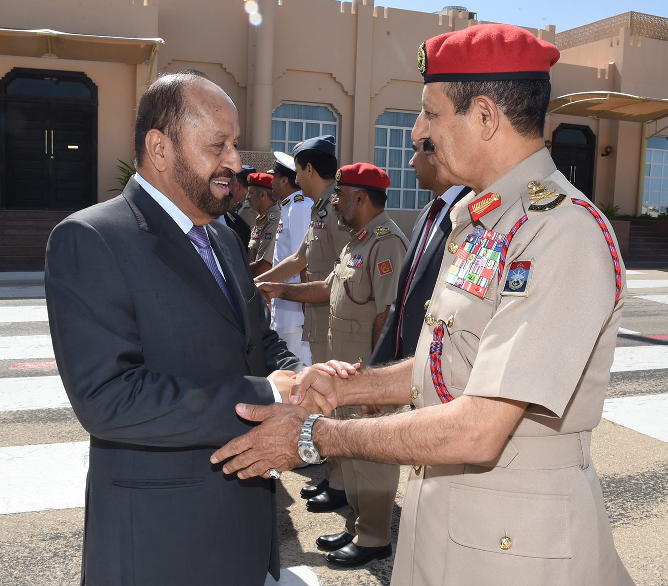 الوزير المسؤول عن شؤون الدفاع يتوجه إلى الهند