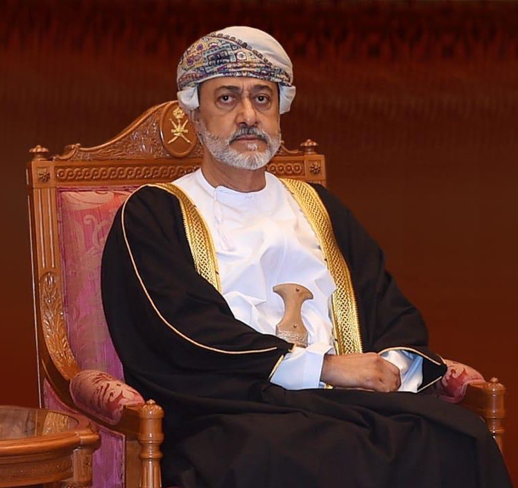 جلالة السلطان يهنئ الرئيس الإيراني بالعيد الوطني لبلاده