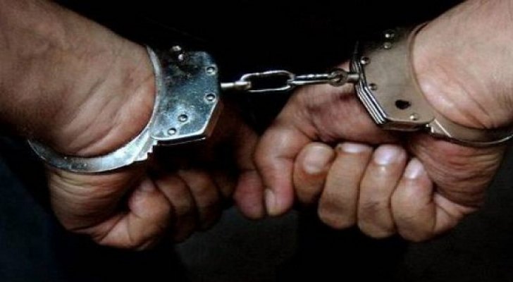 بتهم التزوير والاحتيال توقيف ثمانية أفارقة