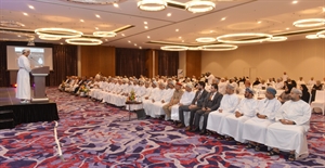 انطلاق أعمال المؤتمر السنوي للقيادة /امتلك عقلية إدارة التغيير/