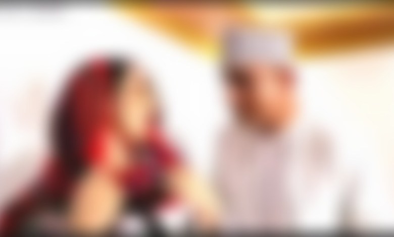 توقيف خمسة أشخاص بينهم امرأة بتهمة نشر فيديو يخدش الحياء العام 9 توقيف خمسة أشخاص بينهم امرأة بتهمة نشر فيديو يخدش الحياء العام