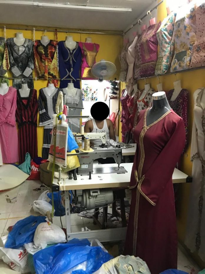 مداهمة منازل تُستخدم لاستلام وخياطة الملابس في لوى