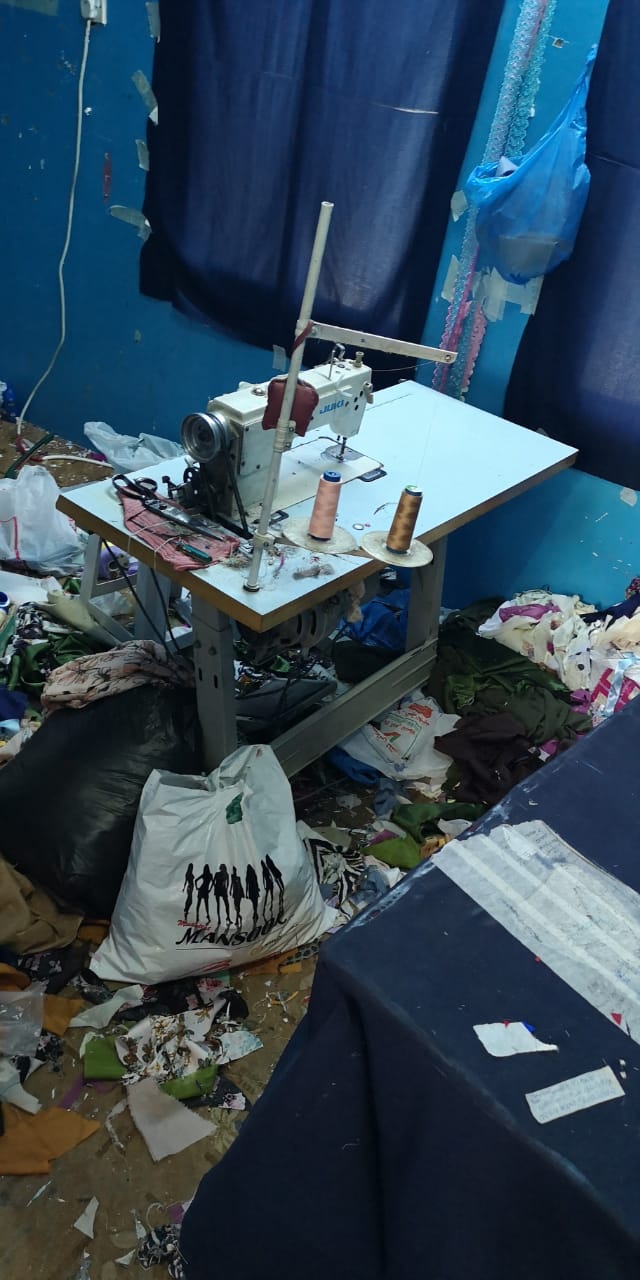 مداهمة منزل بولاية بهلاء تمارس به خياطة الملابس و كي الملابس 19 مداهمة منزل بولاية بهلاء تمارس به خياطة الملابس و كي الملابس