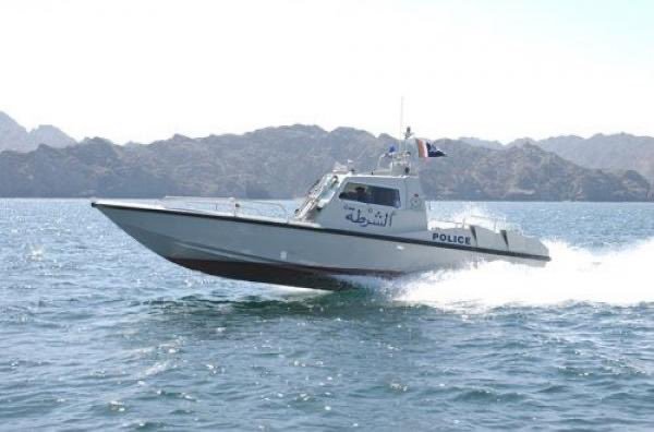 خفر السواحل تلقي القبض على قارب متسللين بشناص على متنه أسيويين