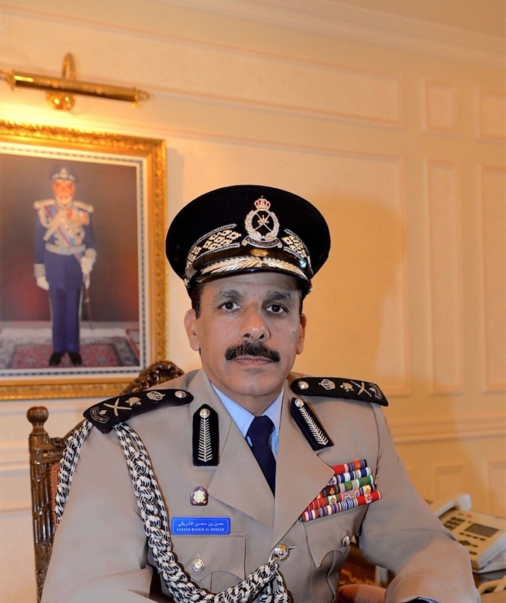 جلالة السلطان يتلقى برقية تهنئة من معالي الفريق حسن بن محسن الشريقي المفتش العام للشرطة والجمارك، بمناسبة عيد الأضحى المبارك