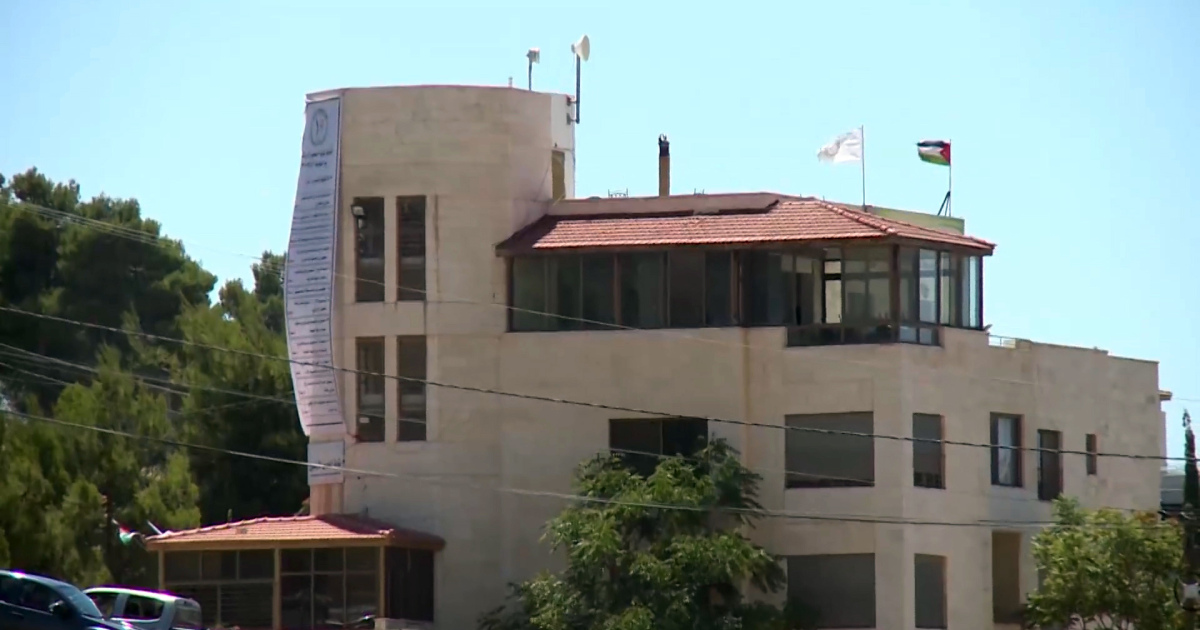 احتجاجات المعلمين متواصلة بالأردن.. الرزاز: الدولة لا تُختَزل في شخص أو نقابة