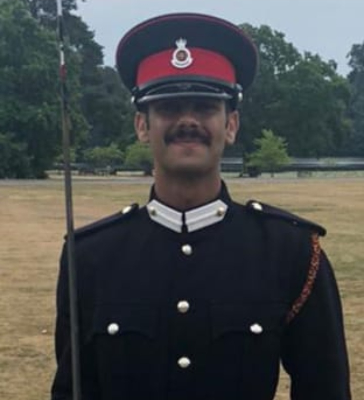 ضابط بالجيش السلطاني العماني يحصل على سيف الشرف من أكاديمية سانت هيرست