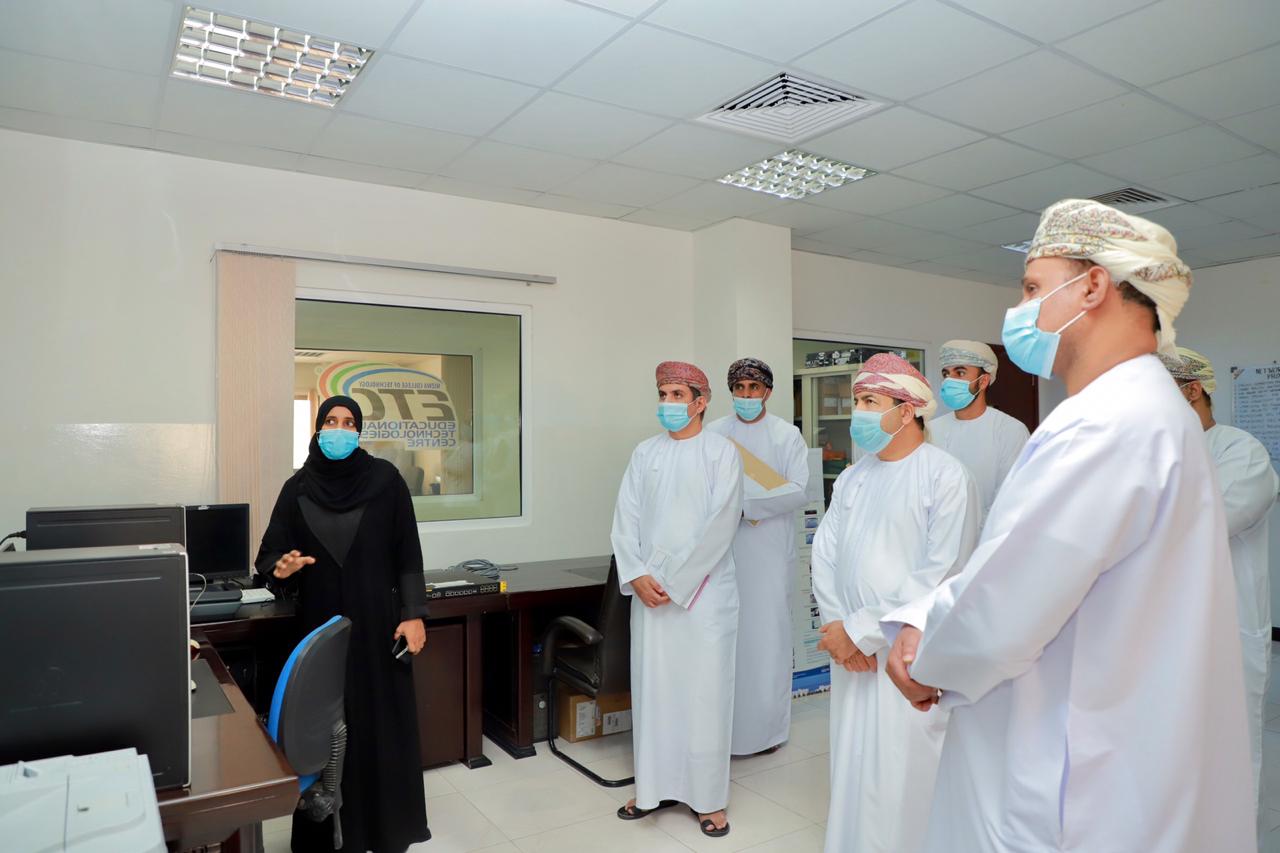 كلية عُمان للسياحة تلتقي ممثلي قطاع السفر والسياحة والضيافة