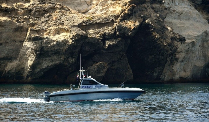 القبض 27 متسللاً في مسقط