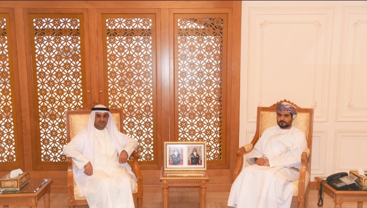 وزير التجارة والصناعة وترويج الاستثمار يلتقي الأمين العام لدول مجلس التعاون